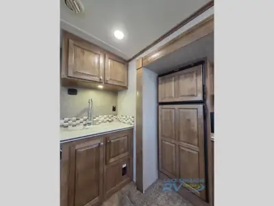 2018 Forest River Rockwood Signature Ultra Lite 8324BS photo 16