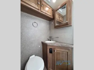 2018 Forest River Rockwood Signature Ultra Lite 8324BS photo 20