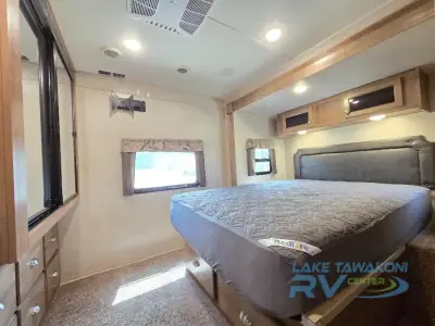 2018 Forest River Rockwood Signature Ultra Lite 8324BS photo 21