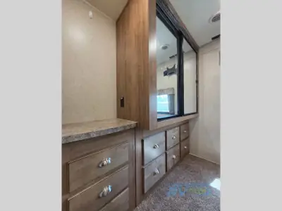 2018 Forest River Rockwood Signature Ultra Lite 8324BS photo 22