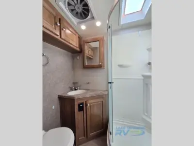 2018 Forest River Rockwood Signature Ultra Lite 8324BS photo 17