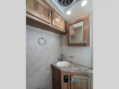 2018 Forest River Rockwood Signature Ultra Lite 8324BS photo 19