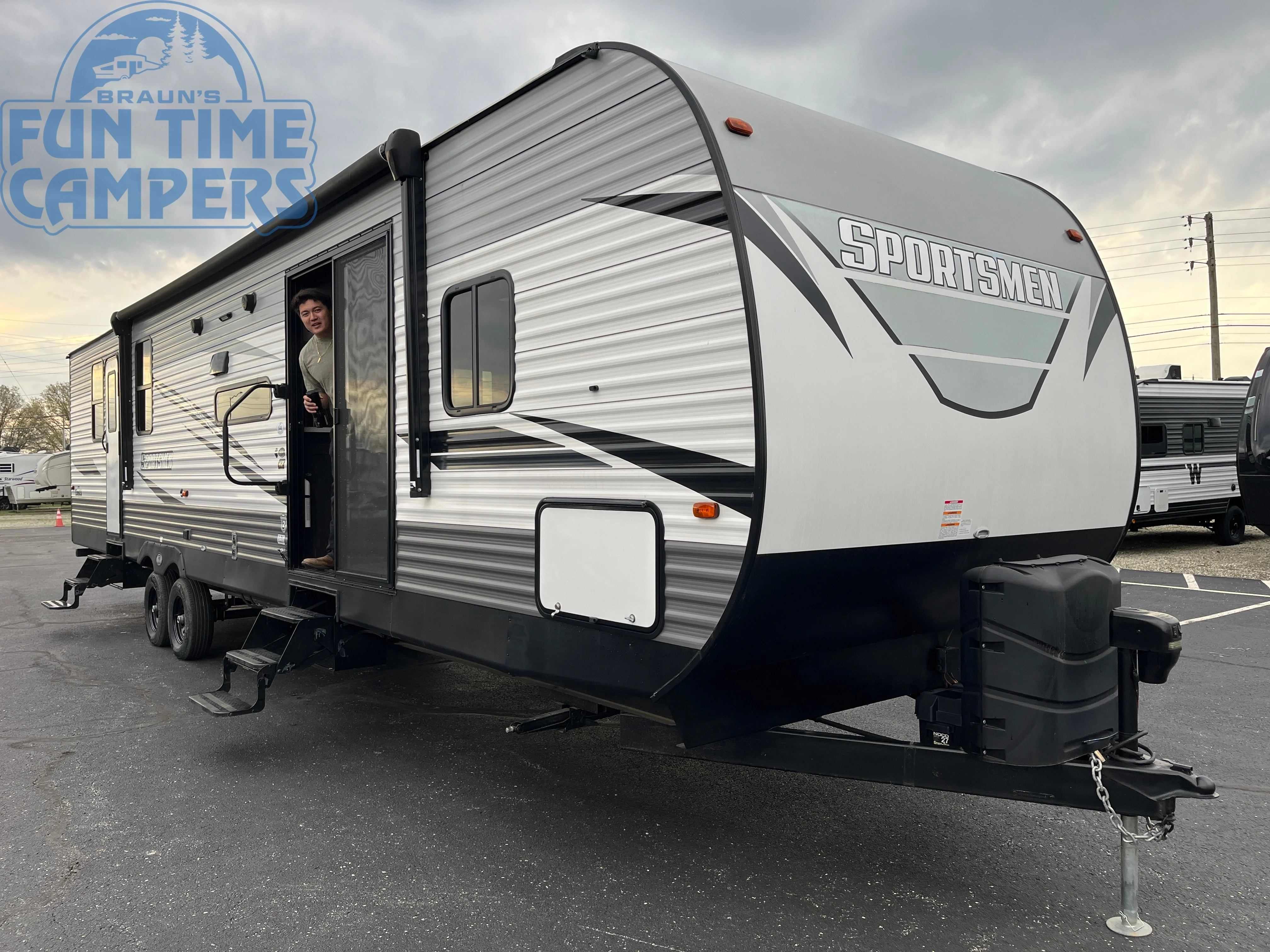 2022 K-Z SPORTSMEN 362DB exterior