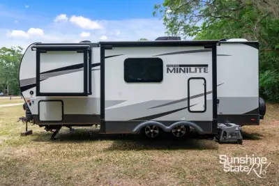 2023 Forest River Rockwood Mini Lite 2511S photo 6