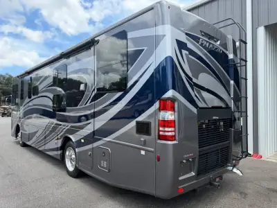 2022 Thor Motor Coach Palazzo 33.5 photo 4