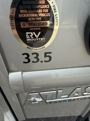 2022 Thor Motor Coach Palazzo 33.5 photo 9