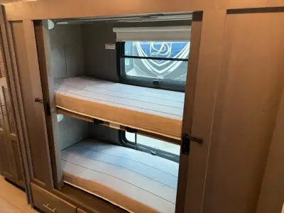 2022 Thor Motor Coach Palazzo 33.5 photo 18