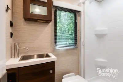2023 Winnebago Navion 24D photo 24