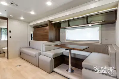 2023 Winnebago Navion 24D photo 15