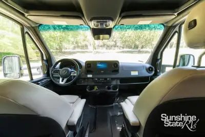 2023 Winnebago Navion 24D photo 27