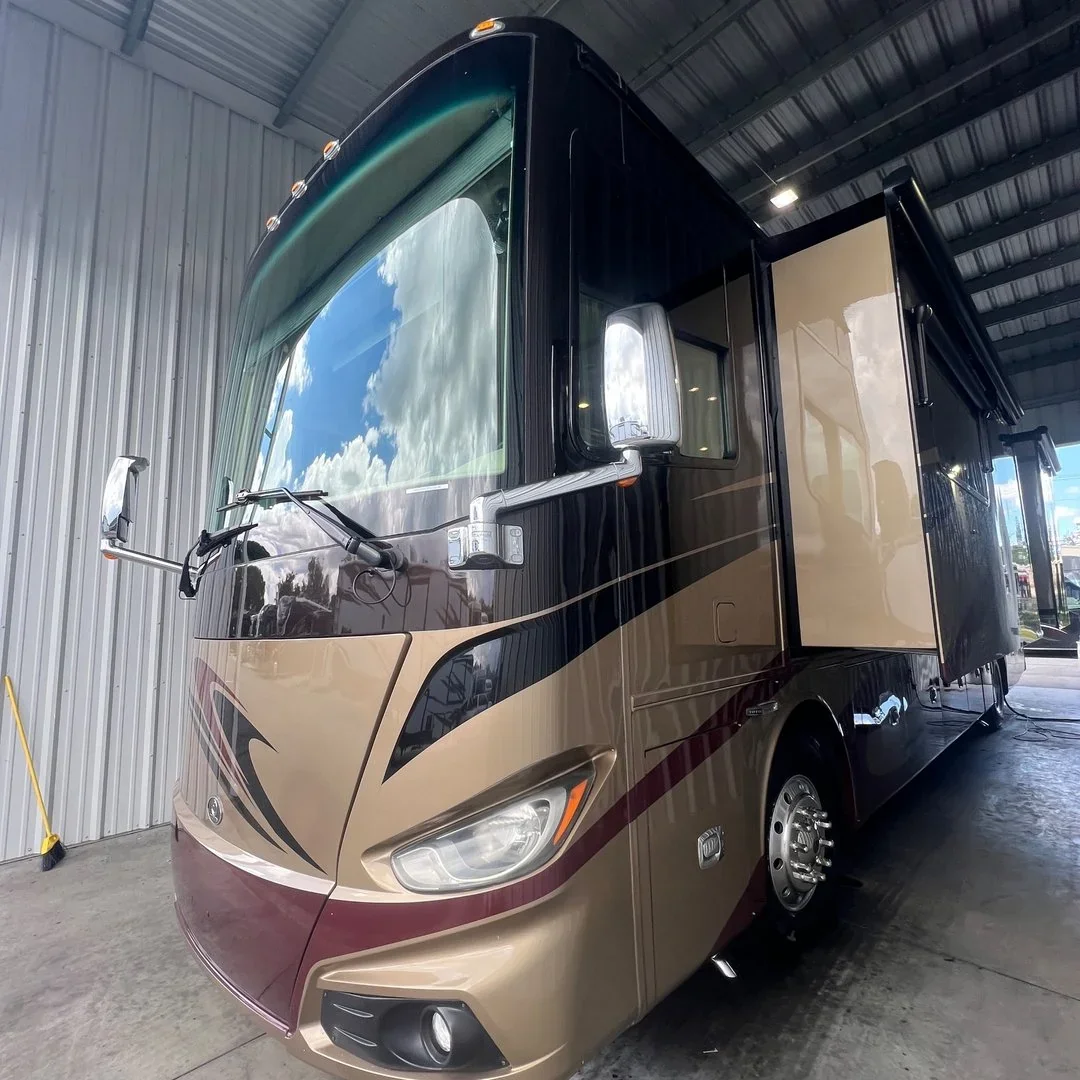 2018 Tiffin Motorhomes Phaeton 40 IH exterior