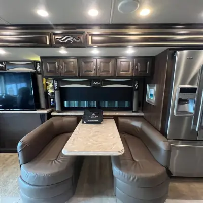 2018 Tiffin Motorhomes Phaeton 40 IH photo 7