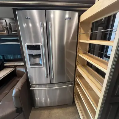 2018 Tiffin Motorhomes Phaeton 40 IH photo 10