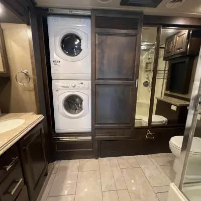 2018 Tiffin Motorhomes Phaeton 40 IH photo 16