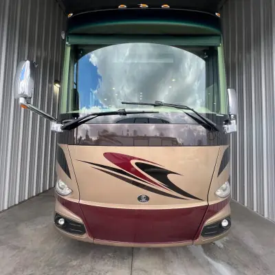 2018 Tiffin Motorhomes Phaeton 40 IH photo 2