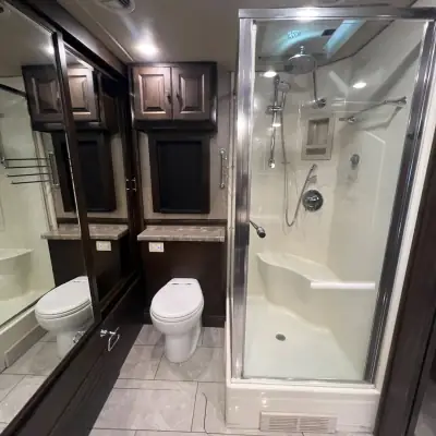 2018 Tiffin Motorhomes Phaeton 40 IH photo 17