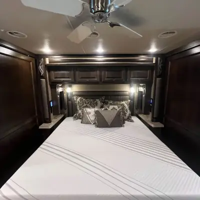 2018 Tiffin Motorhomes Phaeton 40 IH photo 12
