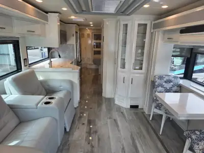 2022 Newmar New Aire 3545 photo 10