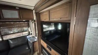2019 Keystone Cougar Fifth Wheel 361RLW photo 35