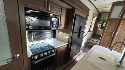 2019 Keystone Cougar Fifth Wheel 361RLW photo 32