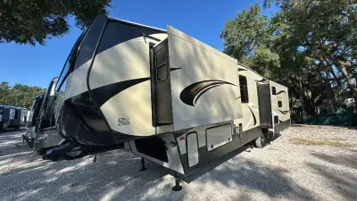 2019 Keystone Cougar Fifth Wheel 361RLW photo 3