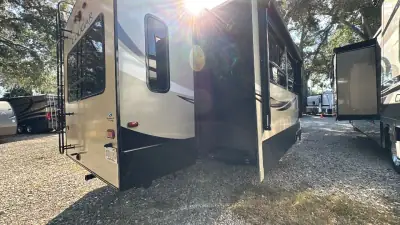 2019 Keystone Cougar Fifth Wheel 361RLW photo 8