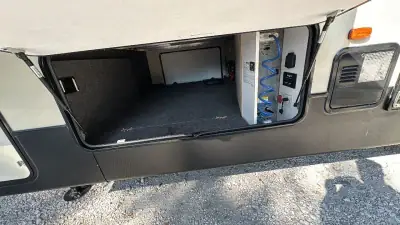 2019 Keystone Cougar Fifth Wheel 361RLW photo 5