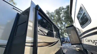 2019 Keystone Cougar Fifth Wheel 361RLW photo 47