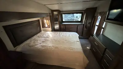 2019 Keystone Cougar Fifth Wheel 361RLW photo 21