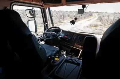 2025 Storyteller Overland Epic GXV AWD photo 4