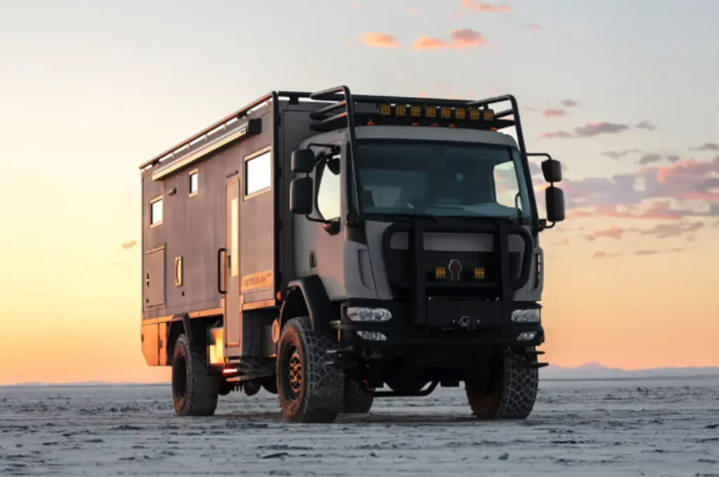 2025 Storyteller Overland Epic GXV AWD exterior