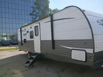 2019 Prime Time Manufacturing Avenger 26BH photo 2
