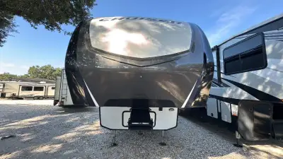 2020 Crossroads Cruiser HP Fifth Wheel CR3391RL photo 2