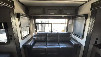 2020 Crossroads Cruiser HP Fifth Wheel CR3391RL photo 11
