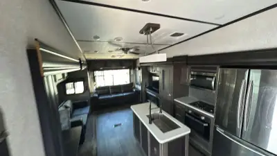 2020 Crossroads Cruiser HP Fifth Wheel CR3391RL photo 26