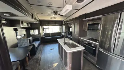 2020 Crossroads Cruiser HP Fifth Wheel CR3391RL photo 9