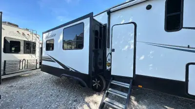 2020 Crossroads Cruiser HP Fifth Wheel CR3391RL photo 45