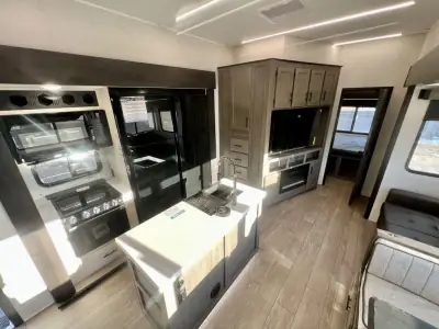 2026 Forest River Cherokee Arctic Wolf 3750SUITE photo 28