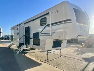 2026 Forest River Cherokee Arctic Wolf 3750SUITE