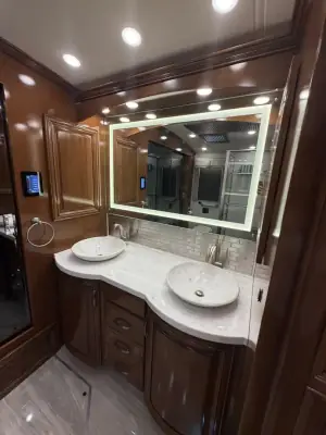 2022 Newmar Essex 4551 photo 19