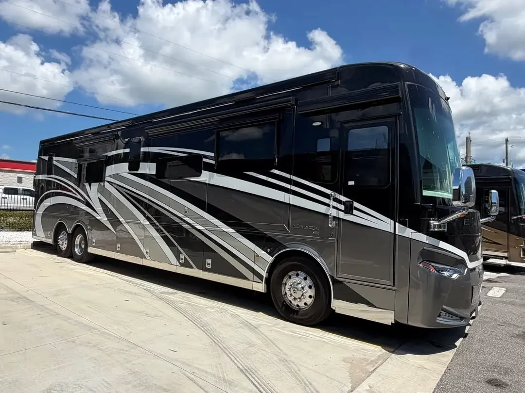 2022 Newmar Essex 4551 exterior