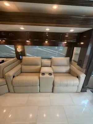 2023 Newmar London Aire 4551 photo 18