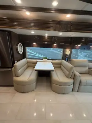2023 Newmar London Aire 4551 photo 17