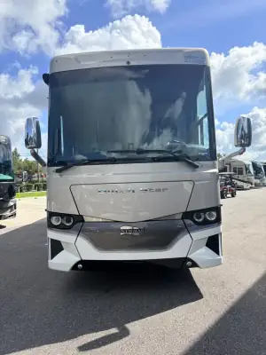 2025 Newmar Dutch Star 4369 photo 2