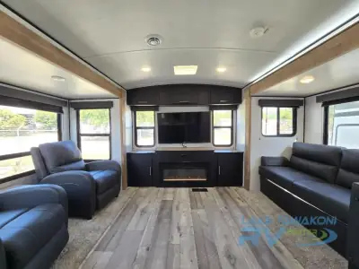 2023 Keystone Springdale 311RE photo 9