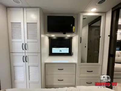 2027 Entegra Coach Accolade 37K photo 31