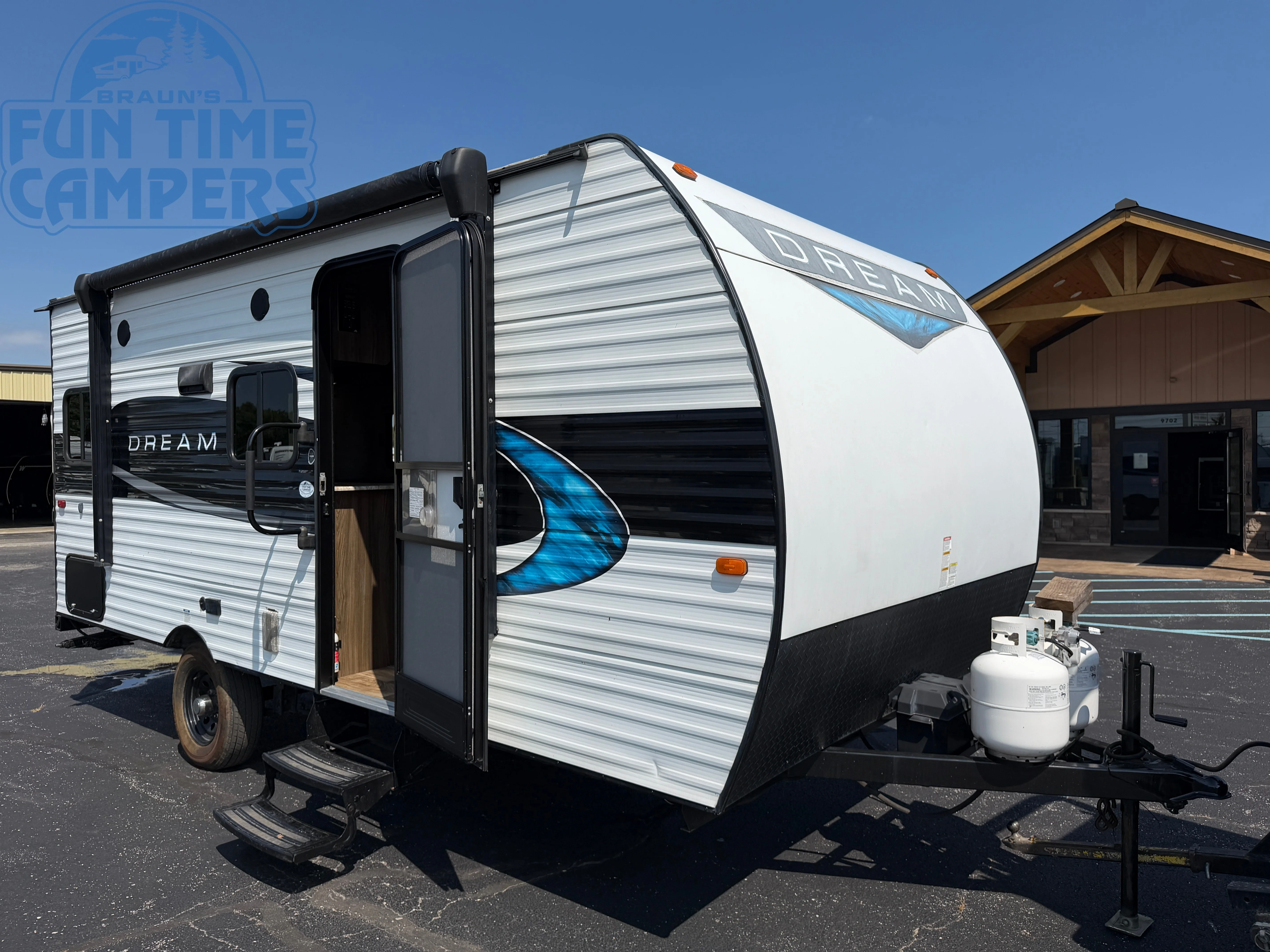 2019 Riverside Trailer DREAM 177RD exterior