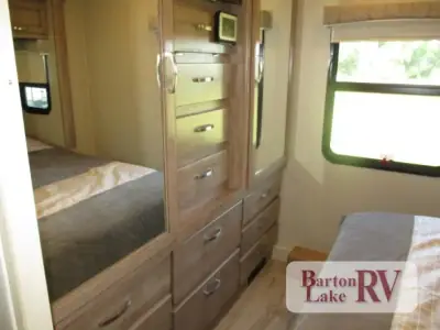 2019 Entegra Coach Vision 31V photo 27