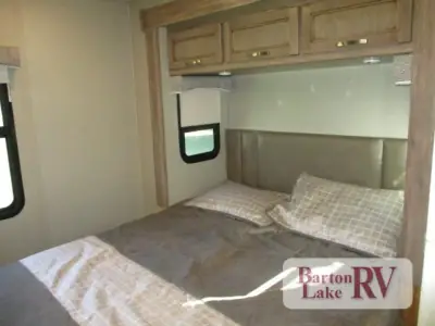 2019 Entegra Coach Vision 31V photo 26