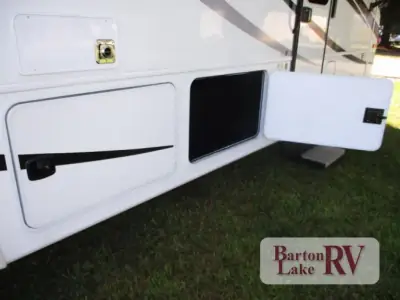 2019 Entegra Coach Vision 31V photo 5
